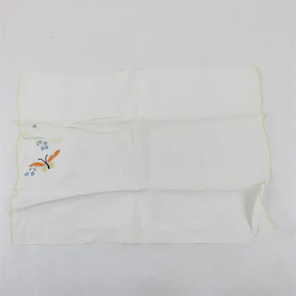 Lot of 4 Vintage Embroidered Fingertip Towels FLAWED
