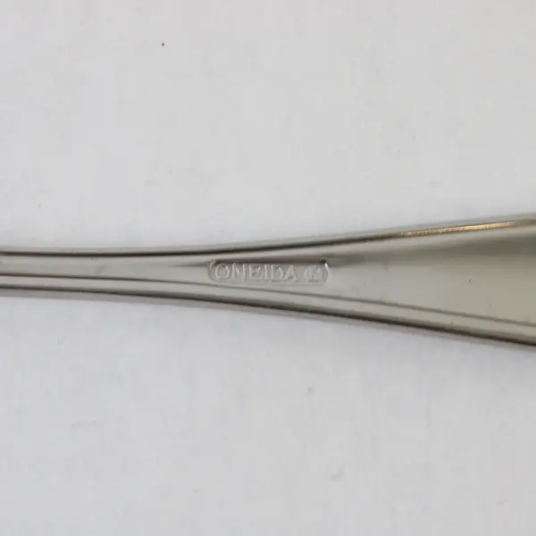 Set of 4 Oneida New Rim Stainless Oval Soup Spoons 7.25in