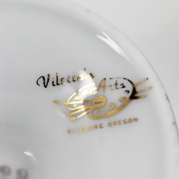 Set of 3 Viletta's Arts Poinsettia Porcelain Coffee Cups White Gold Trim & Foot