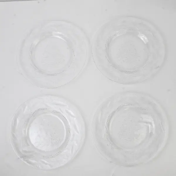 Set of 4 Arcoroc Holly Tree Glass Christmas Salad Plates 7.75"