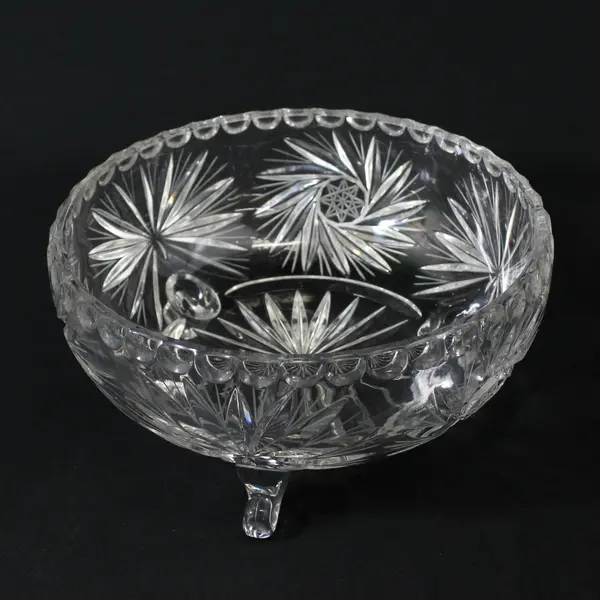 Cut Crystal 3 Footed Glass Bowl Pinwheel Fan Pattern 9"