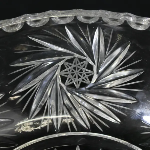 Cut Crystal 3 Footed Glass Bowl Pinwheel Fan Pattern 9"