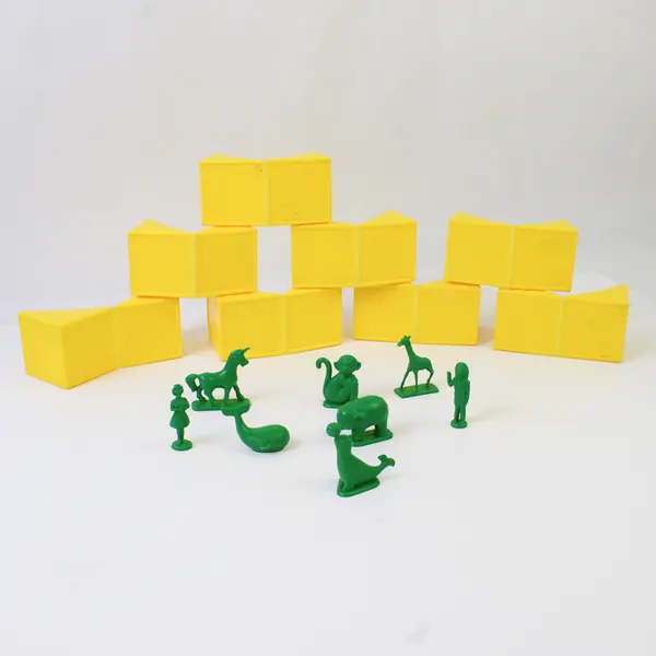 Vintage Tupperware Toys 1970s Busy Blocks 26 Blocks w/Complete Figure Set