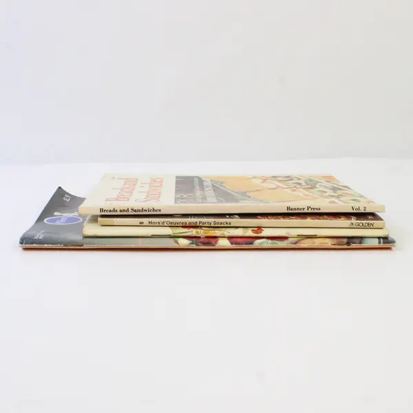 Lot of 4 Vintage Recipe Booklets 1966 - 1983 Various Brands Good