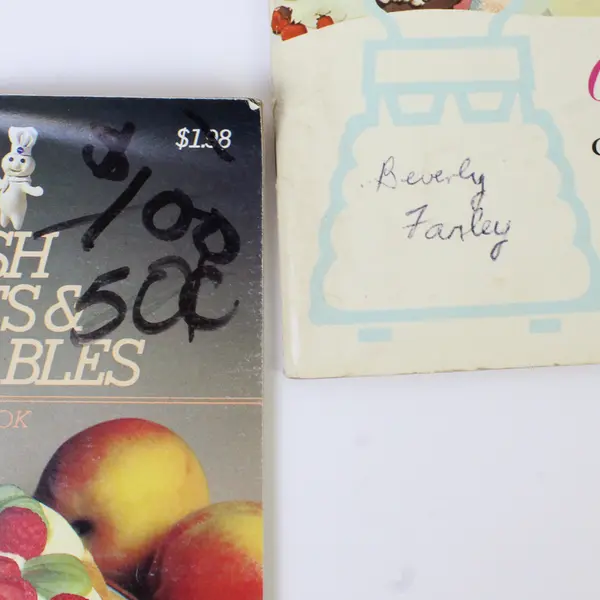 Lot of 4 Vintage Recipe Booklets 1966 - 1983 Various Brands Good