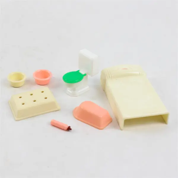 Lot of 7 Vintage Miniature Dollhouse Furniture Bed Toilet Baby Bath