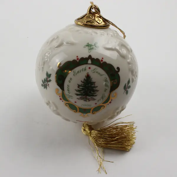 Spode Christmas Tree Pattern Gold Painted Ceramic Round Hanging Ornament 3.75"