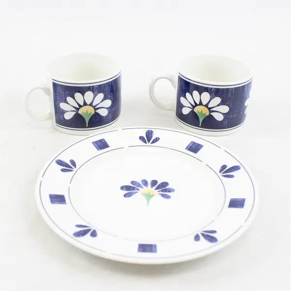 Lot of 3 Oneida Spring Daisy Salad Plate & 2 Coffee Mugs