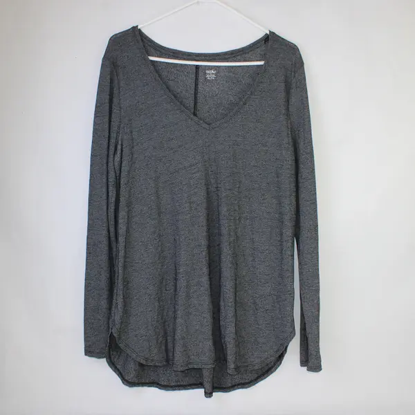 Mossimo Gray Long-Sleeved V-Neck Activewear Shirt Women's XL