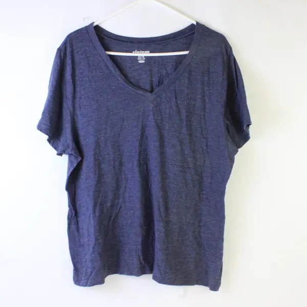 Old Navy Blue Short-Sleeved V-Neck T-Shirt Women's XXL