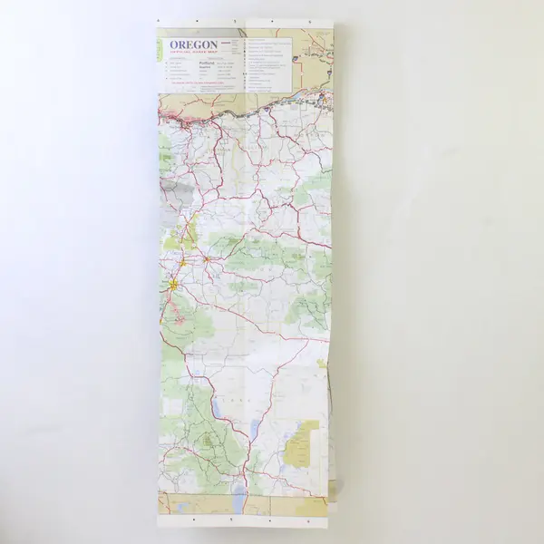 Lot of 2 Road Maps Oregon 2009-2011 & Oregon/Washington Paper Atlases