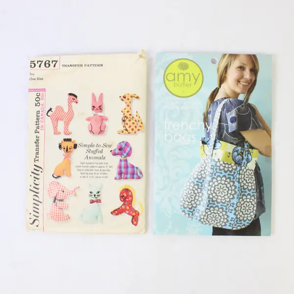Lot of 2 Patterns Simplicity 5767 Stuffed Animals & Amy Butler Frenchy Bags