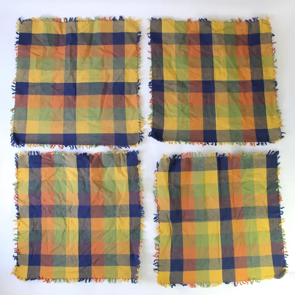 Lot Of 4 Unbranded Matching Fall Colors Gingham Square Fabric Napkins 16" x 16"