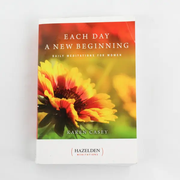 Each Day a New Beginning : Daily Meditations for Women by Karen Casey 1982 PB