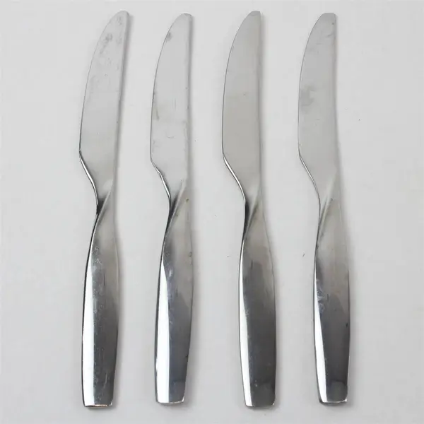 Lot of 4 Sasaki Flatware Axis Pattern 18/0 SS Dinner Knives 9.5" Long Good