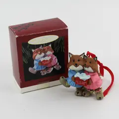 Hallmark 1993 Keepsake Ornament Mom & Dad His 'n' Hers Slippers QX584-5