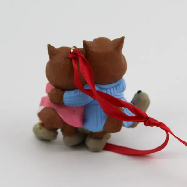 Hallmark 1993 Keepsake Ornament Mom & Dad His 'n' Hers Slippers QX584-5