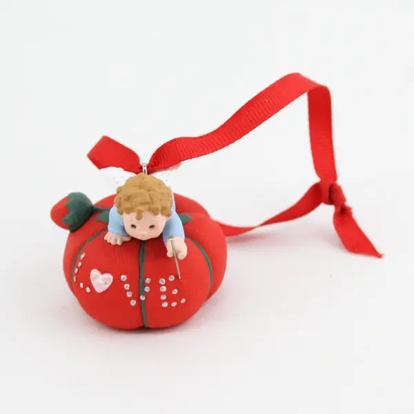 1997 LOVE TO SEW Hallmark Keepsake Ornament  0X6435