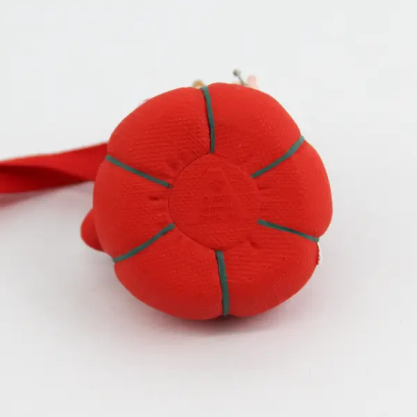 1997 LOVE TO SEW Hallmark Keepsake Ornament  0X6435