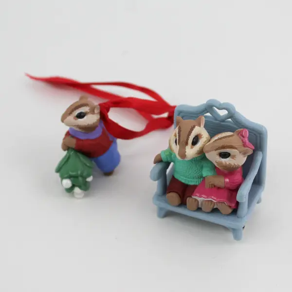 Hallmark Keepsake 1994 Mistletoe Surprise Squirrel Couple Ornament Used