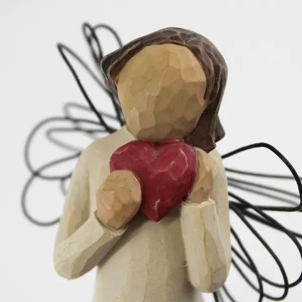 2000 Demdaco Willow Tree  Angel of The Heart Figurine by Sue Lordi