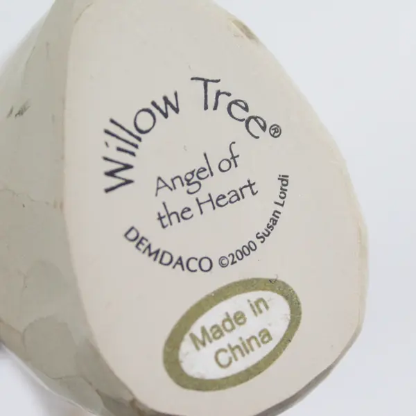 2000 Demdaco Willow Tree  Angel of The Heart Figurine by Sue Lordi