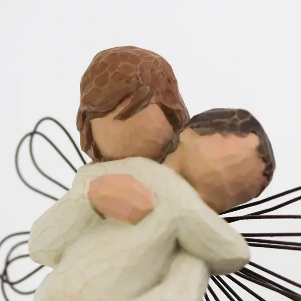 2002 Demdaco Willow Tree Angels Embrace by Sue Lordi