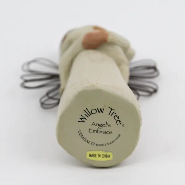 2002 Demdaco Willow Tree Angels Embrace by Sue Lordi