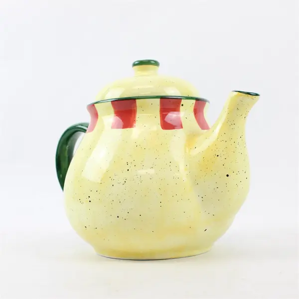 Baum Bros Red Check Rooster Teapot 7-Cup Style Eyes New