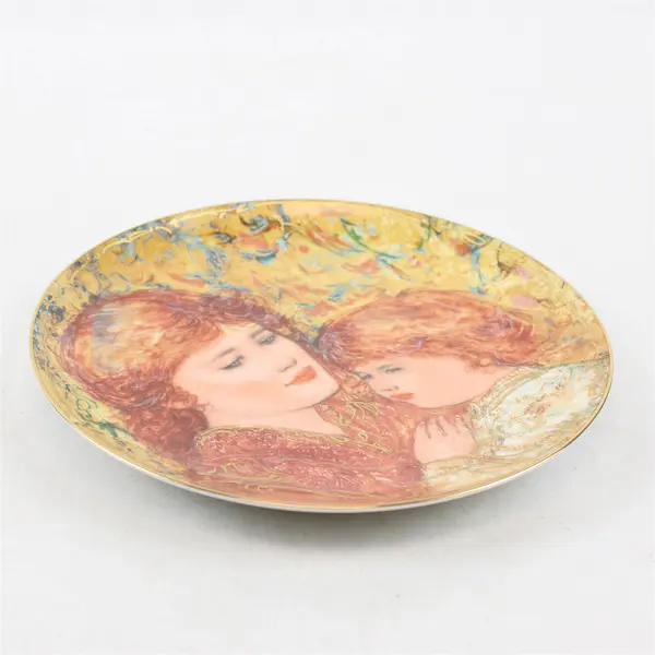 Edna Hibel Compassion "Eroica" 1990 Collector Plate 7.5"
