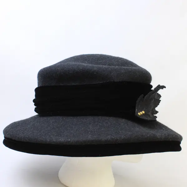 Vintage Kates Canada Boutique Women's Black Wool/Velvet Embellished Hat