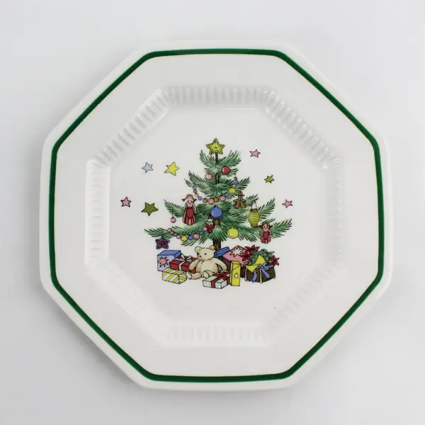 Set of 4 Nikko Christmastime Classic Collection Salad/Dessert Holiday Plates