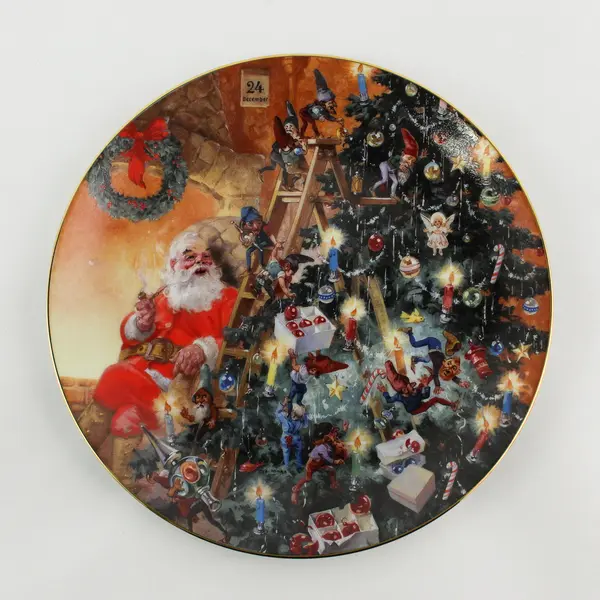 Hamilton Collection "An Exciting Christmas Eve" Classic American Santa's Plate