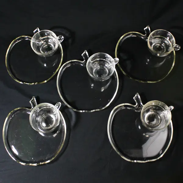 Set of 5 Hazel Atlas Orchard Apple Snack Sets Trays And Cups