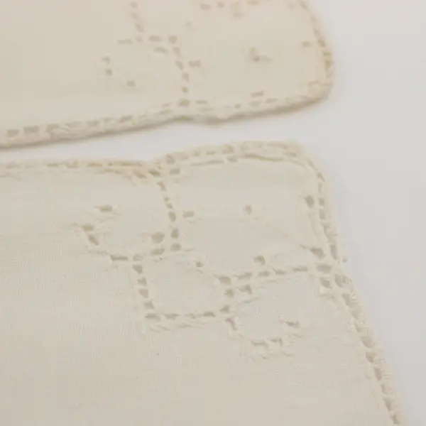 Set of 4 Vintage White Linen Napkins Cutwork Crocheted Lace