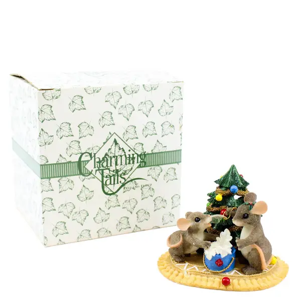 Fitz And Floyd Charming Tails "Christmas Treasures" Club Exclusive Figurine 2000