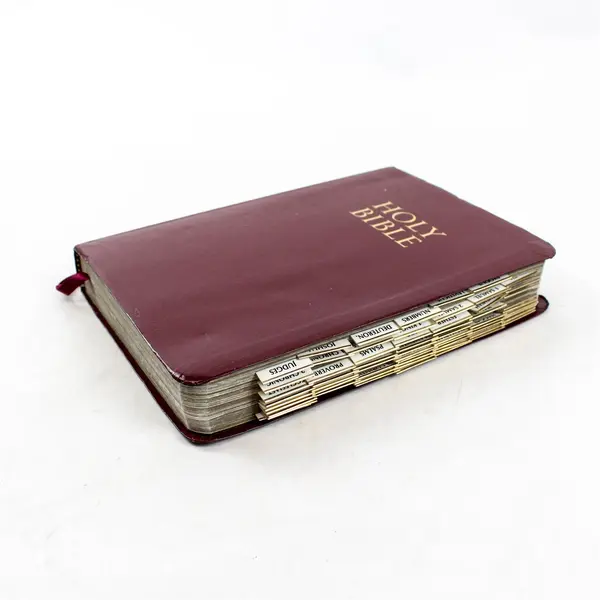 Holy Bible New King James Version NKJV Giant Print with Tabs