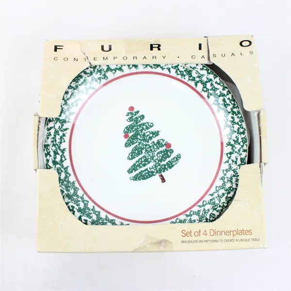 Furio Home Set of 4 Christmas Tree 10.5" Dinner Plates New Open Box