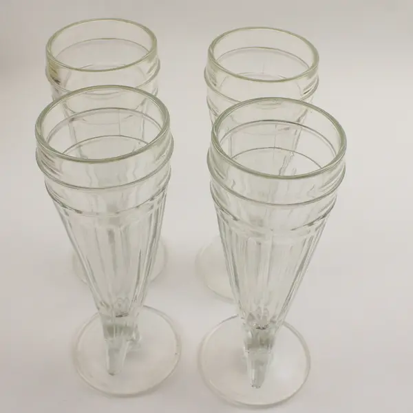 Lot Of 4 Unbranded Matching Drinking Horn Style Clear Glass Goblets 8.25" Tall