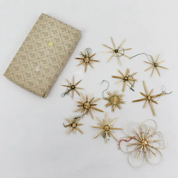 Lot of 12 Scandinavian Swedish Star-Shaped Woven Straw Christmas Ornaments