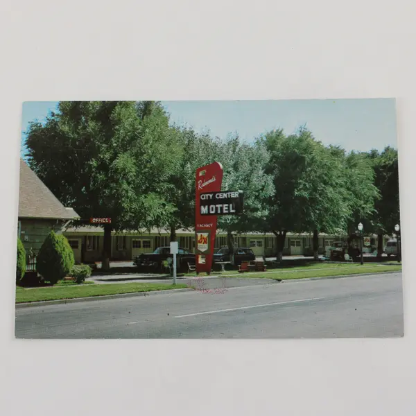 Vintage City Center Motel Redmond Oregon Postcard 1960s
