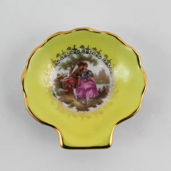 Limoges France Miniature Yellow Seashell Trinket Dish - Fragonard Couple