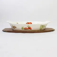 VTG Oven-To-Table Oven Proof Veggie Pattern Au Gratin Dish  w/ Wooden Underplate