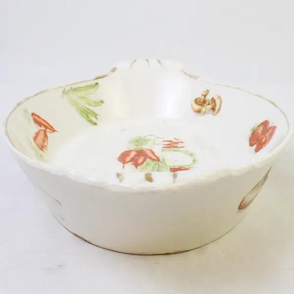 VTG Oven-To-Table Oven Proof Veggie Pattern Au Gratin Dish  w/ Wooden Underplate