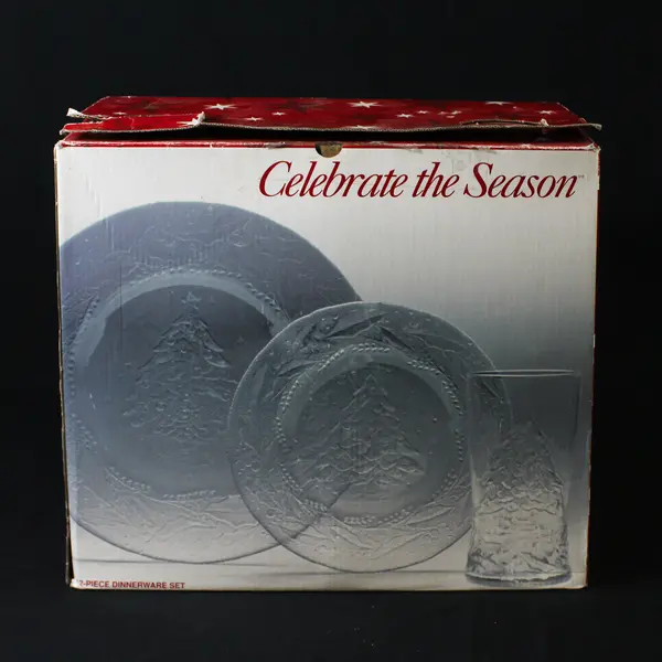 Celebrate The Season Noel 12pc Glass Christmas Tree Dinnerware Set