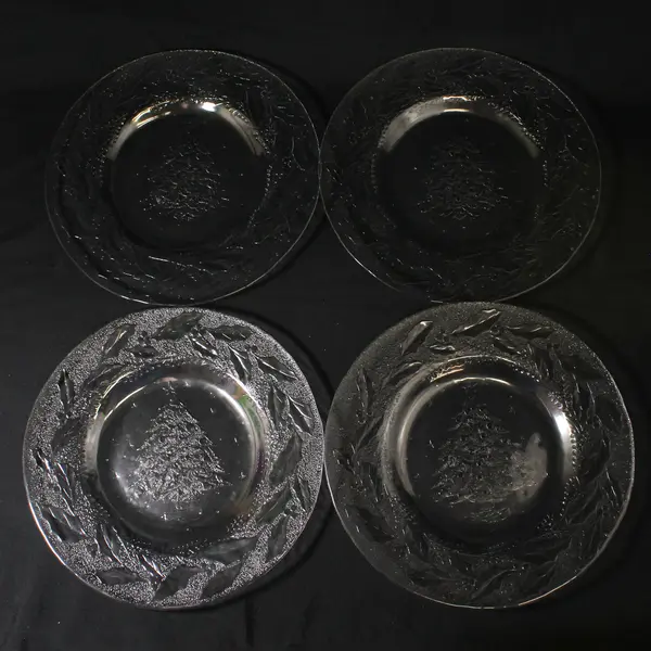 Celebrate The Season Noel 12pc Glass Christmas Tree Dinnerware Set