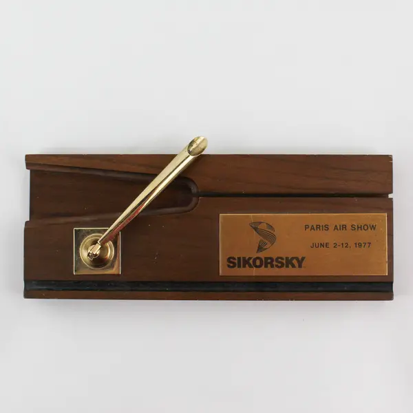Vintage Sikorsky Paris Air Show 1977 Wooden Desk Set/Pen Holder (missing pen)