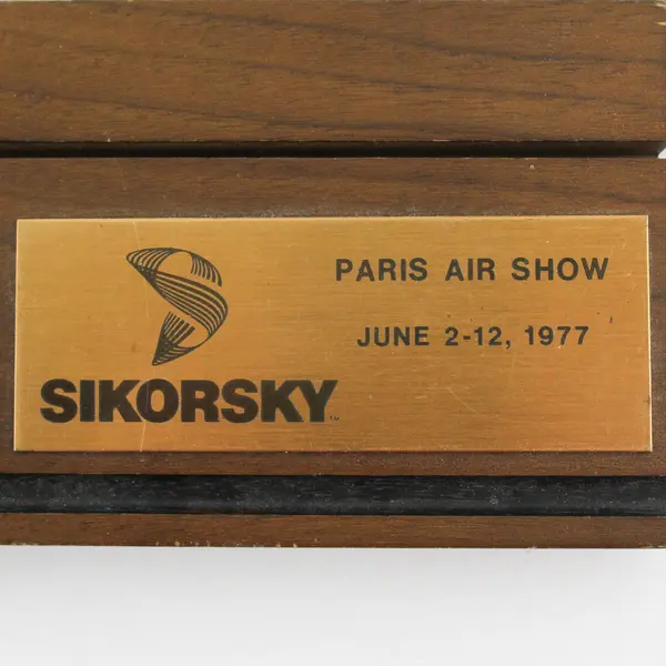 Vintage Sikorsky Paris Air Show 1977 Wooden Desk Set/Pen Holder (missing pen)