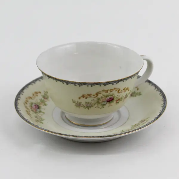 Vtg Jyoto China Tea Cup And Saucer Occupied Japan Yellow White Floral Garland