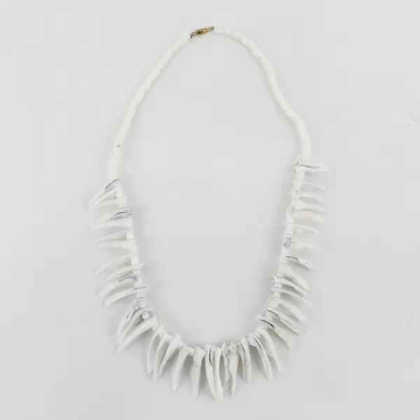 Handmade Ivory-Colored Seashell Necklace With Screw Design Clasp, 11" Long